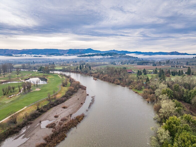More Photos Of 909 Curry Rd, Roseburg Specialty For Sale
