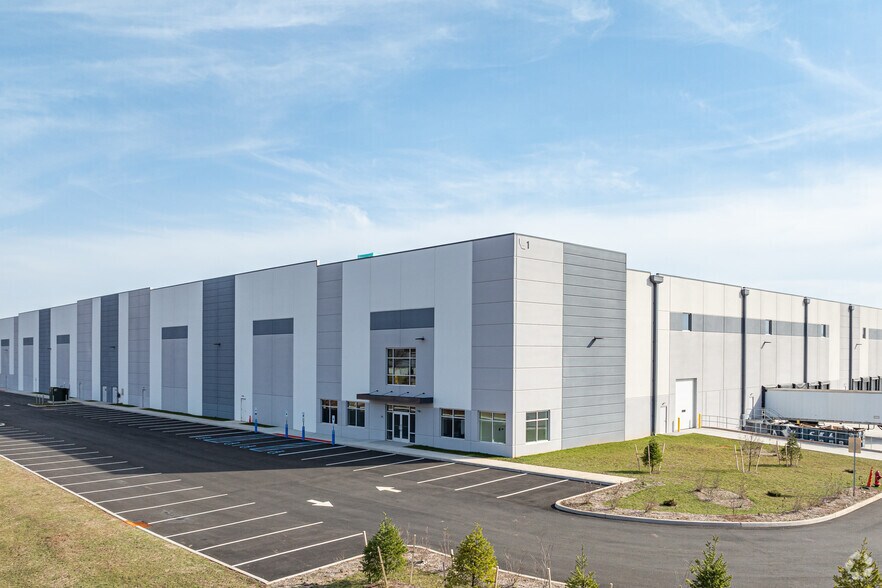 More Photos Of 1 Wiley Dr, Somerset Distribution For Lease