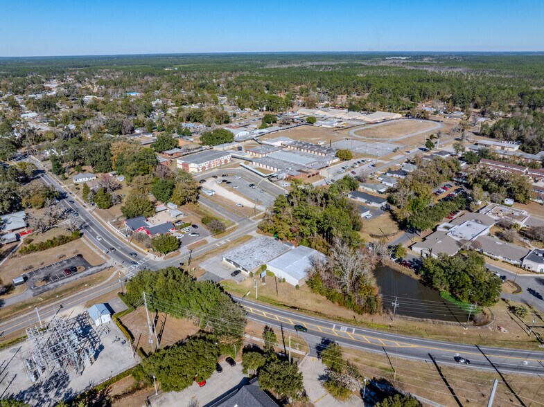 More Photos Of 701 S 5th St, Macclenny General Retail For Lease