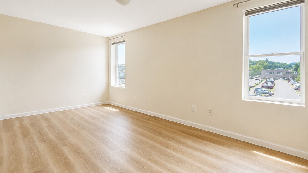 More Photos Of 308-312 Main St, Huntington Storefront Retail Residential For Sale