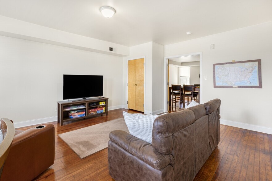 More Photos Of 4014 Market St, Philadelphia Storefront Retail Residential For Sale