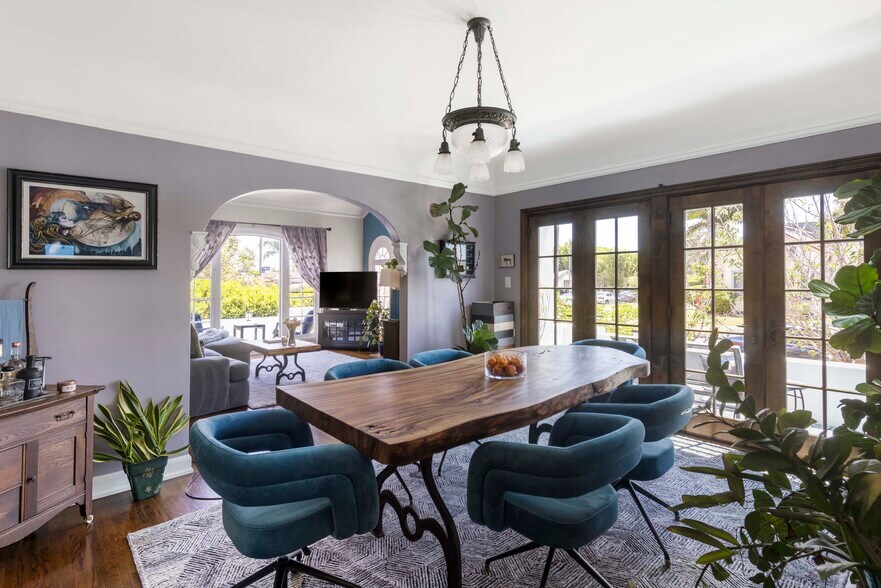 More Photos Of 1569 S Orange Grove Ave, Los Angeles Apartments For Sale