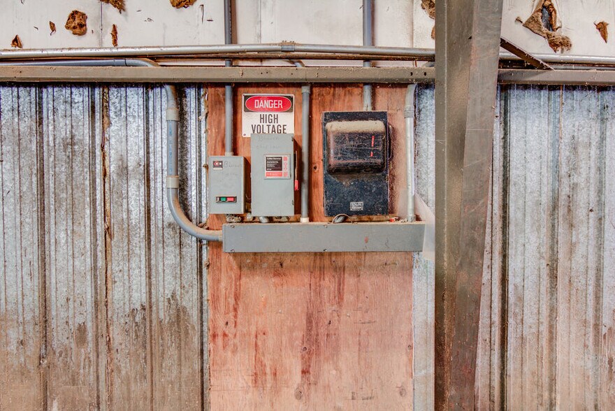 More Photos Of 720 E Main St, Ashdown Warehouse For Sale