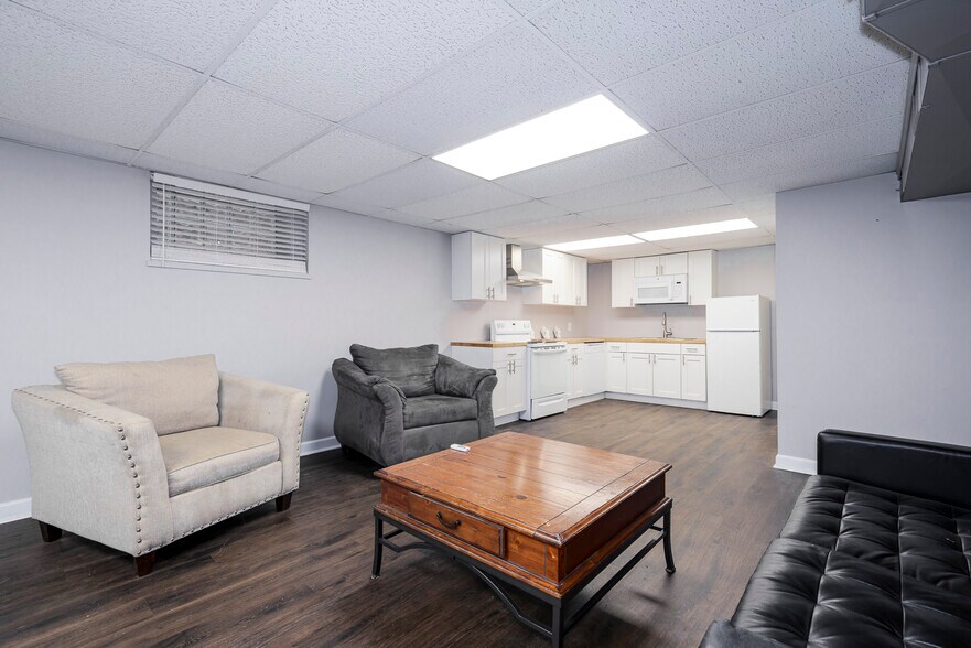 More Photos Of 4374-4382 W Pine Blvd, Saint Louis Office For Sale