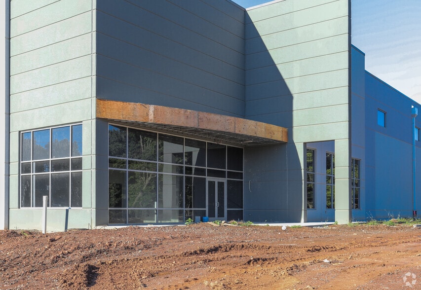 More Photos Of 230 Belmont Dr, Somerset Distribution For Lease