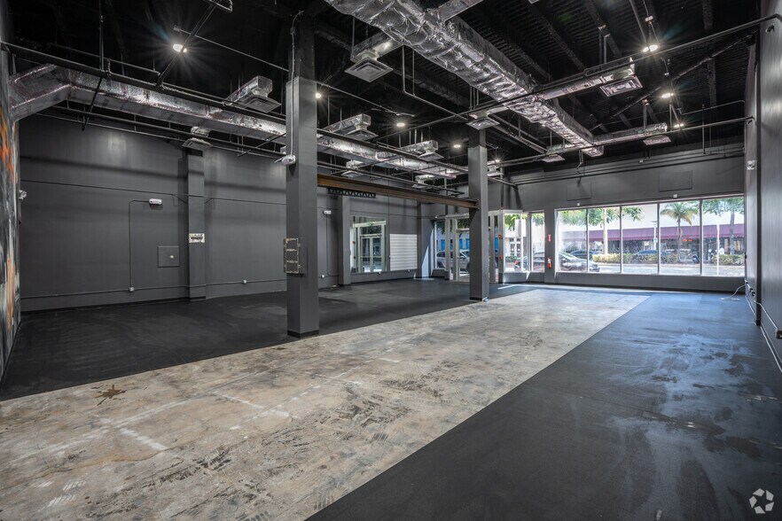 More Photos Of 420 Lincoln Rd, Miami Beach Loft Creative Space For Lease
