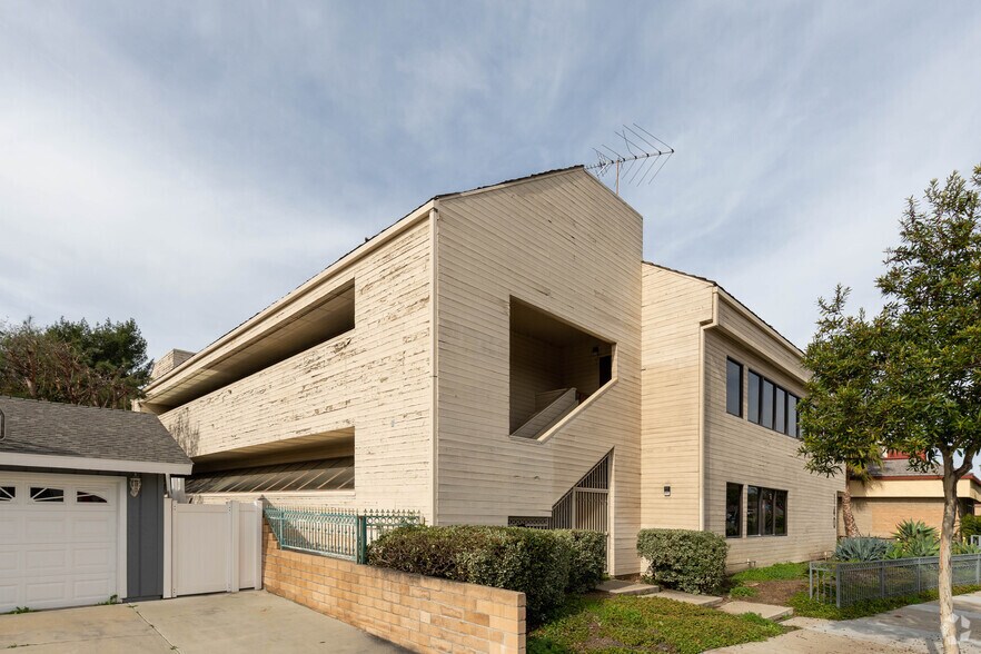 More Photos Of 140 S Flower St, Orange Medical For Lease