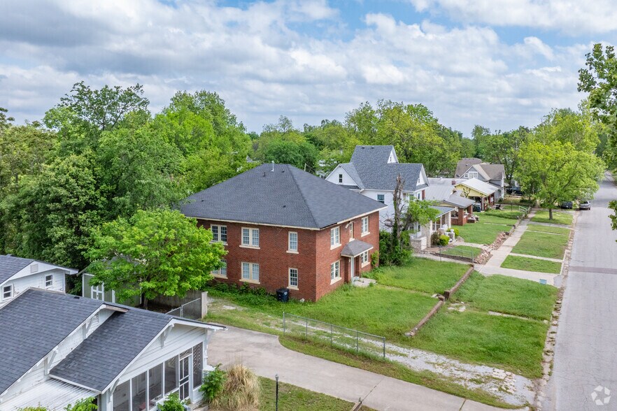 More Photos Of 661 N Park Ave, Shawnee Apartments For Sale