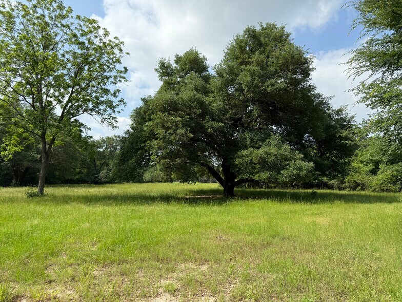 More Photos Of 601 N Shipp St, Madisonville Specialty For Sale