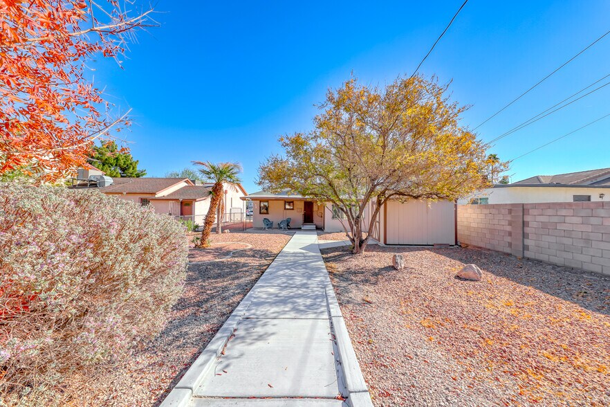 More Photos Of 610 S 8th St, Las Vegas Office For Lease