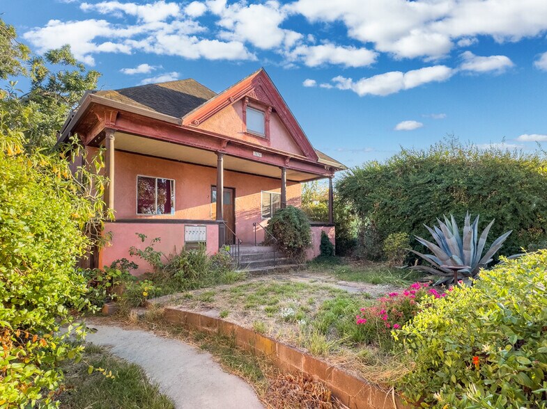 More Photos Of 1614 Russell St, Berkeley Apartments For Sale