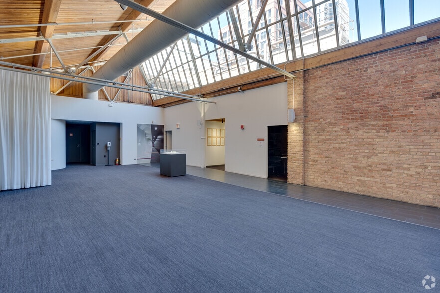 More Photos Of 600 W Fulton St, Chicago Office For Lease