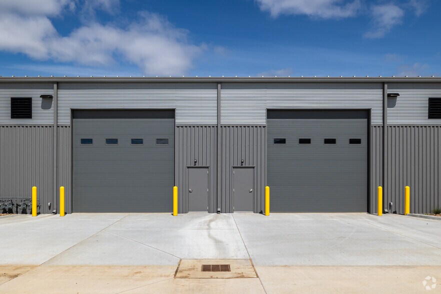 More Photos Of 4600 Regions Park Dr, Fort Smith Flex For Lease