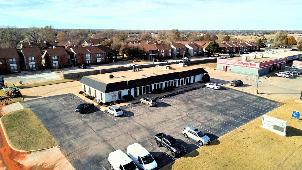 More Photos Of 551-553 N Mustang Rd, Mustang Office For Sale