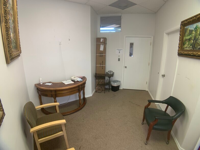 More Photos Of 13191 Starkey Rd, Largo Medical For Sale