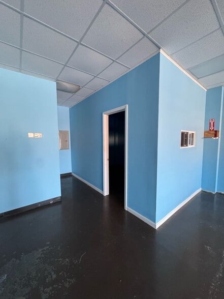 More Photos Of 103 Maple Dr, Augusta Storefront Retail Office For Lease