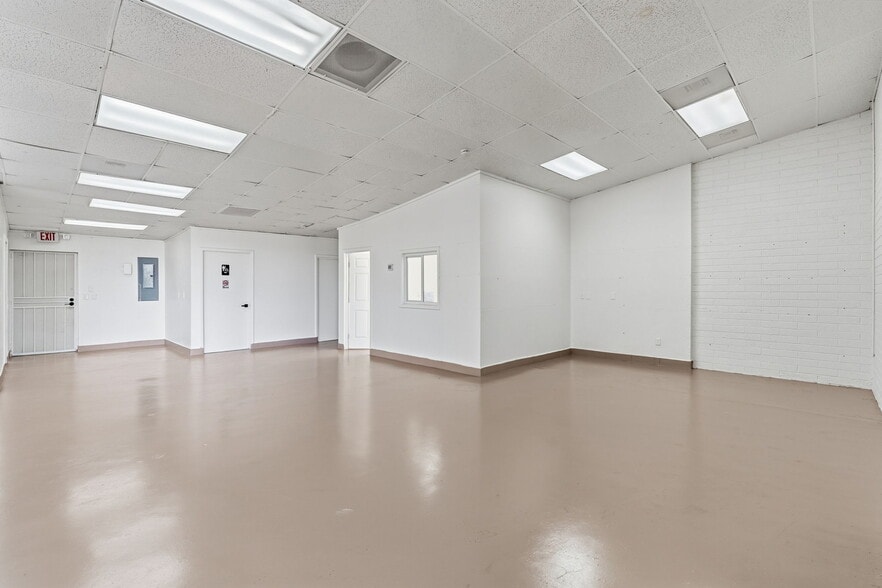 More Photos Of 6470 E 22nd St, Tucson Freestanding For Sale