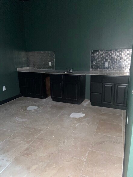 More Photos Of 7602 S Staples St, Corpus Christi Storefront Retail Office For Sale