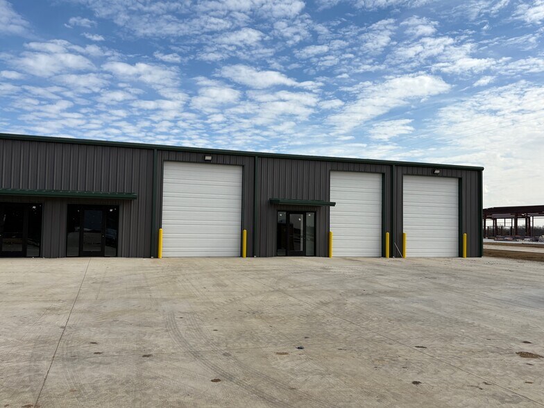 More Photos Of 6751 N FM 157, Venus Warehouse For Lease