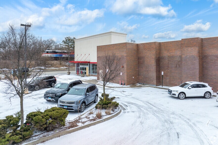 More Photos Of 2722 Green Bay Rd, Evanston Freestanding For Sale