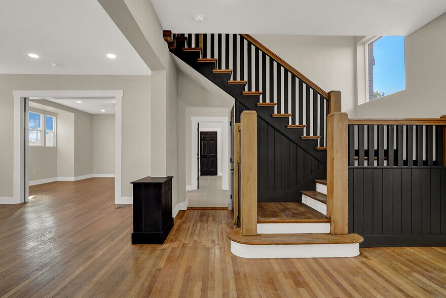 More Photos Of 1710 Montana Ave, El Paso Office For Sale