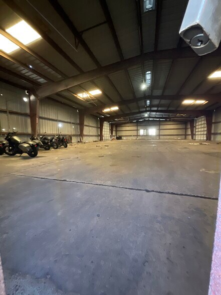 More Photos Of 3201 Texas Ave, La Marque Warehouse For Sale
