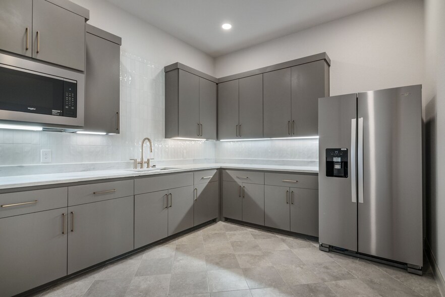 More Photos Of 7720 Rufe Snow Dr, Fort Worth Office For Lease