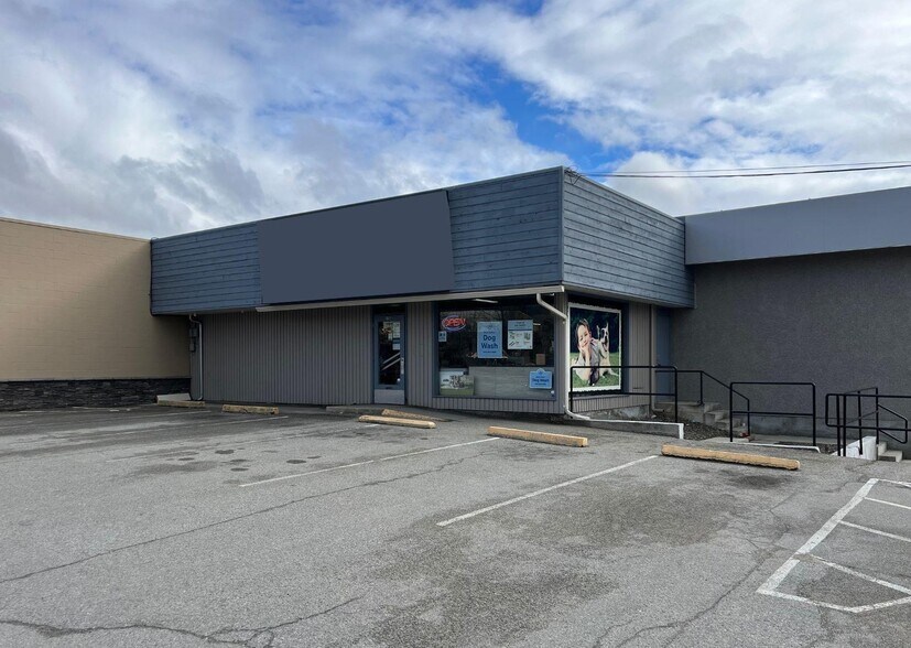 More Photos Of 1840 Government St, Penticton Service For Lease