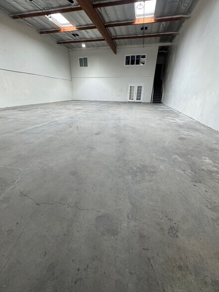 More Photos Of 1534 E Edinger Ave, Santa Ana Industrial For Lease
