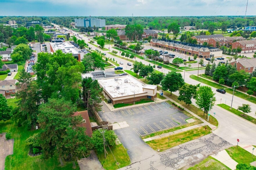 More Photos Of 25354 Evergreen Rd, Southfield Medical For Lease