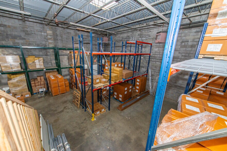 More Photos Of 148 Myer St, Hackensack Warehouse For Lease