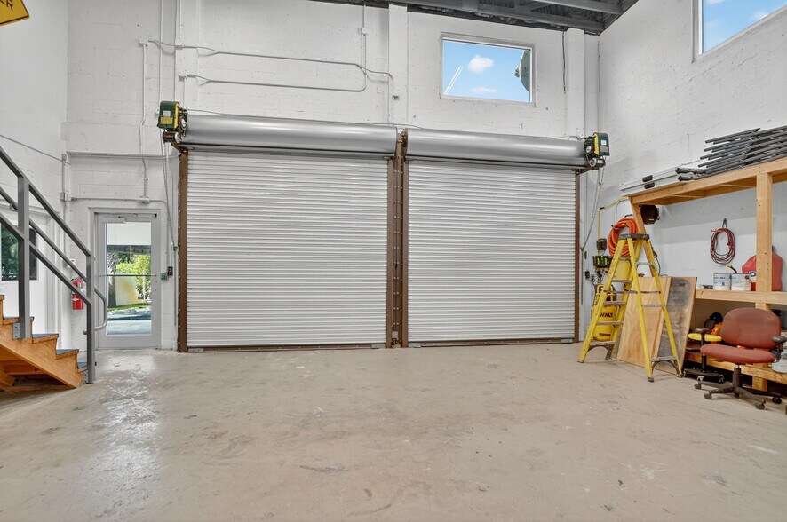 More Photos Of 442 NW 35th St, Boca Raton Office For Sale