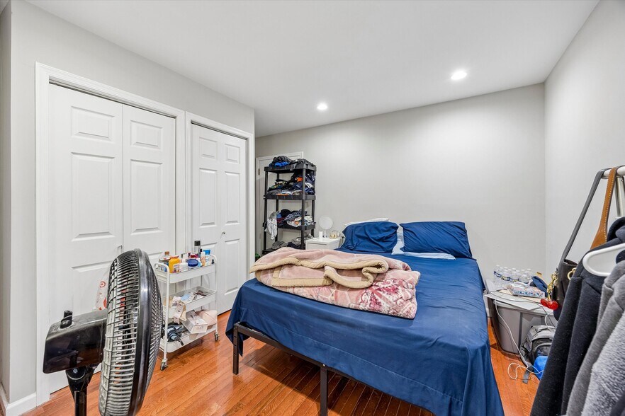 More Photos Of 1909 S Broad St, Philadelphia Office Residential For Sale