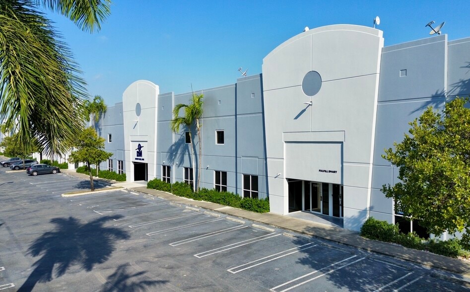 More Photos Of 10811-11199 NW 122nd St, Medley Warehouse For Lease