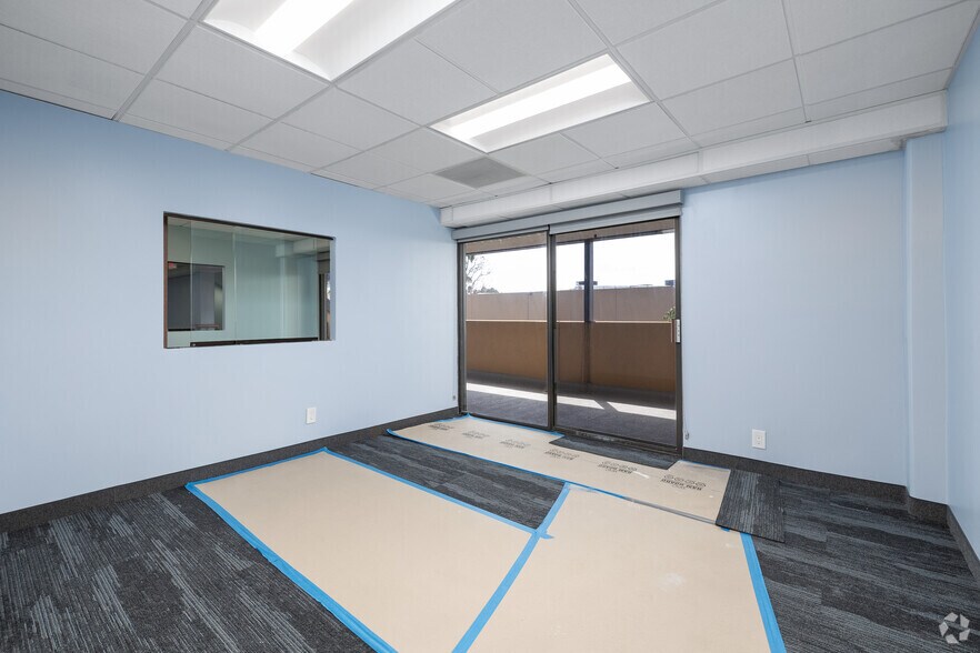 More Photos Of 7574 Trade St, San Diego Research And Development For Lease