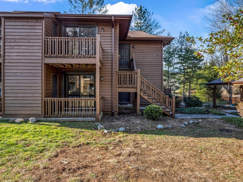 More Photos Of 520 Courtwood Ln, Hendersonville Apartments For Sale