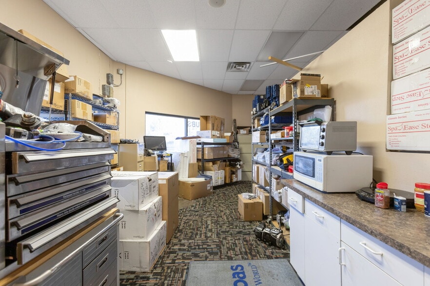 More Photos Of 5435 Boatworks Dr, Littleton Freestanding For Lease