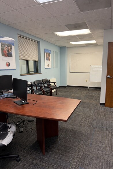 More Photos Of 1551 Westbrook Plaza Dr, Winston-Salem Office For Lease