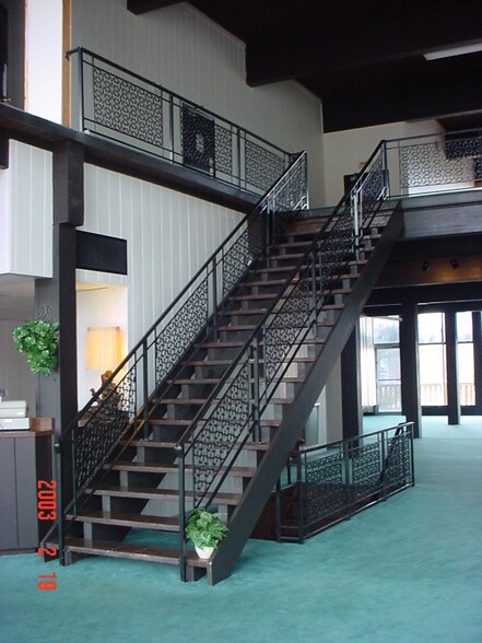 More Photos Of 7711 US Highway 641 N, Gilbertsville Hotel For Sale