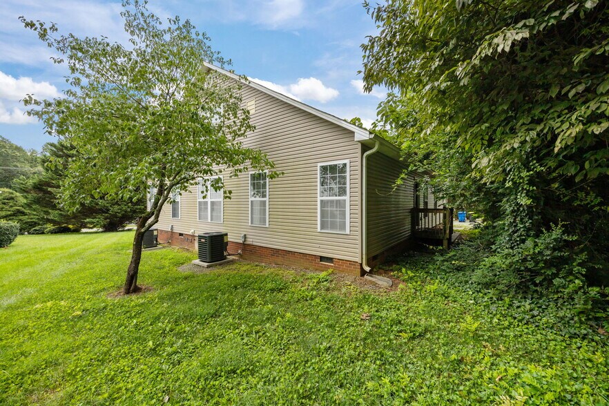 More Photos Of 624 S Williamson Ave, Elon Apartments For Sale