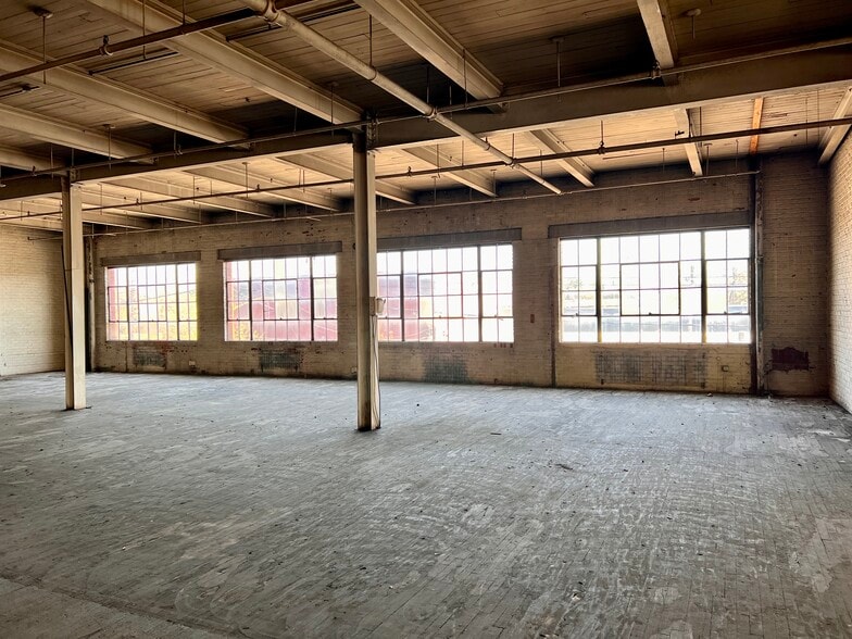 More Photos Of 6500 Hamilton Ave, Pittsburgh Light Manufacturing For Sale