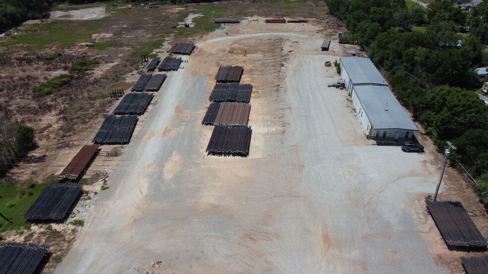 More Photos Of 701 W Broadway, Seminole Manufacturing For Sale