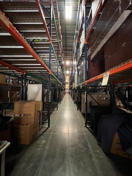 More Photos Of 7108 Old Katy Rd, Houston Showroom For Lease