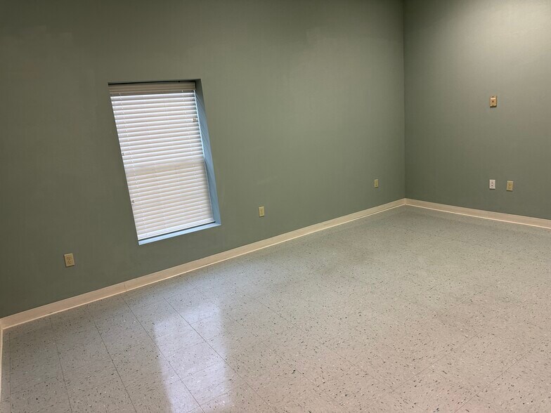 More Photos Of 1737 SE 28th Loop, Ocala Medical For Lease