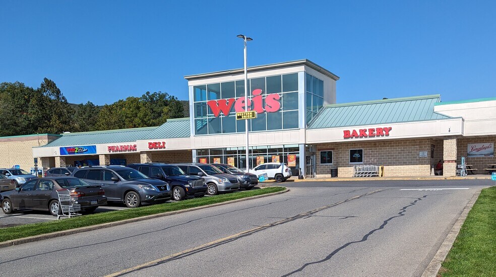 More Photos Of 1309 Blue Valley Dr, Pen Argyl Unknown For Lease