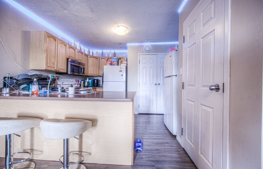 More Photos Of 172 Regina St N, Waterloo Apartments For Sale