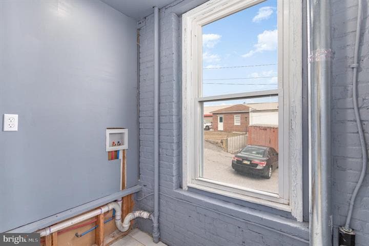 More Photos Of 1880 W Market St, York Storefront Retail Office For Sale