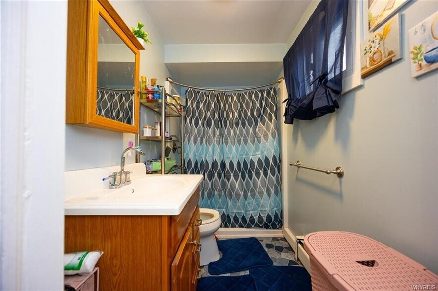 More Photos Of , Niagara Falls Unknown For Sale