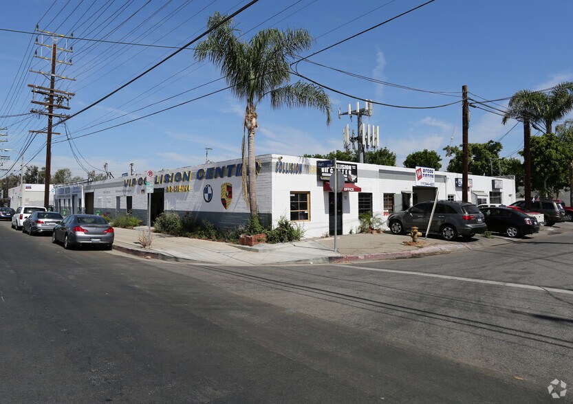 Primary Photo Of 18443-18447 Hart St, Reseda Auto Repair For Lease