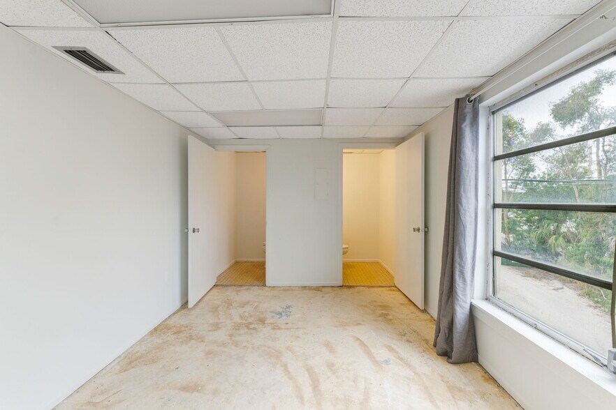 More Photos Of 3623-3650 Webber St, Sarasota Storefront Retail Office For Sale